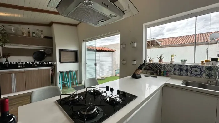 Casa em Condomínio para Venda em Pelotas, Três Vendas, 2 dormitórios, 1 banheiro, 2 vagas