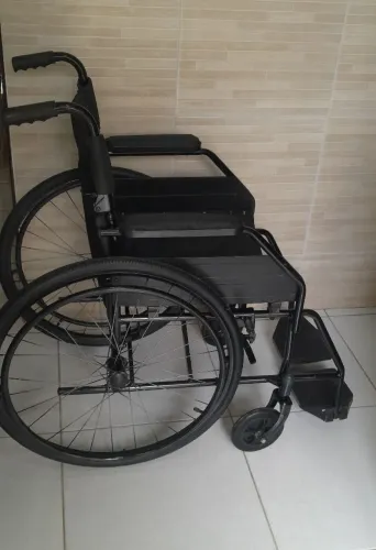 Cadeira de rodas dobrável em 05x no cartão