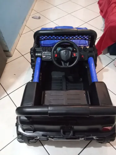 Carrinho elétrico infantil