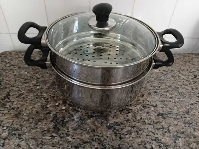 Panela Caçarola a Vapor de Aço Inox 25cm c/ 2 camadas e fundo duplo + tampa de vidro.