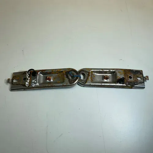 Suporte Painel Instrumentos Chevrolet Onix 2013 A 2019 Par Prateado