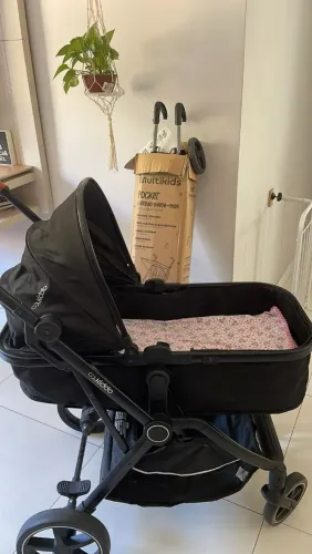 Carrinho de bebê Kiddo com bebê conforto + Moisés + colchonete