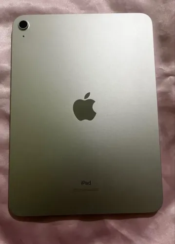iPad 9 geração (leva teclado e capa de brinde) praticamente sem uso