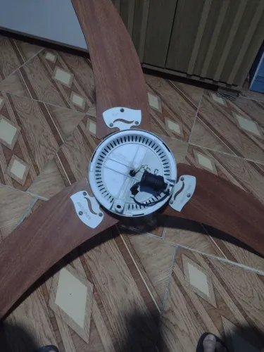 Vendo um ventilador de Teto