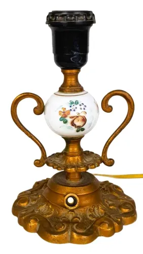 Antigo Abajur Mesa Bronze maciço Base recortada com Volutas e palmetas e porcelana