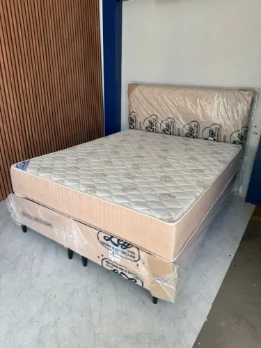 Cama queen size _ Brinde travesseiros