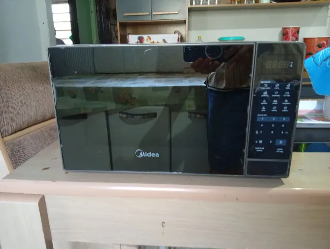 Microondas Midea 18 litros espelhado