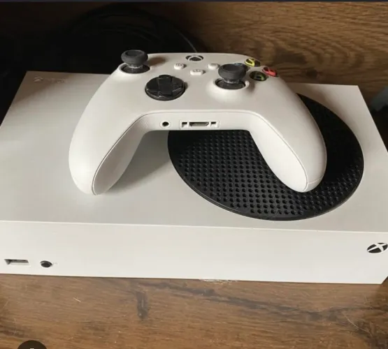 Xbox series S usado está perfeito, vendendo só pq preciso mesmo zap: *