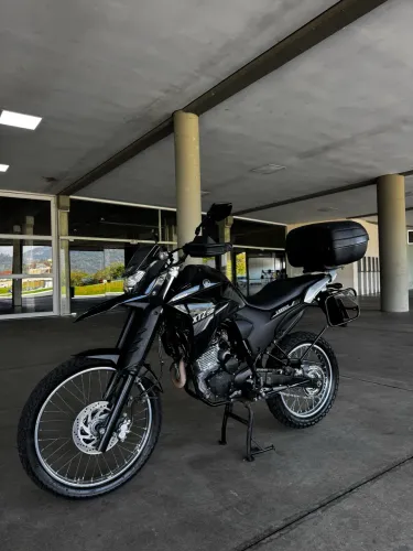 Yamaha Lander 250 2022 ? Licenciamento pago + Baú + Protetores de mão ?