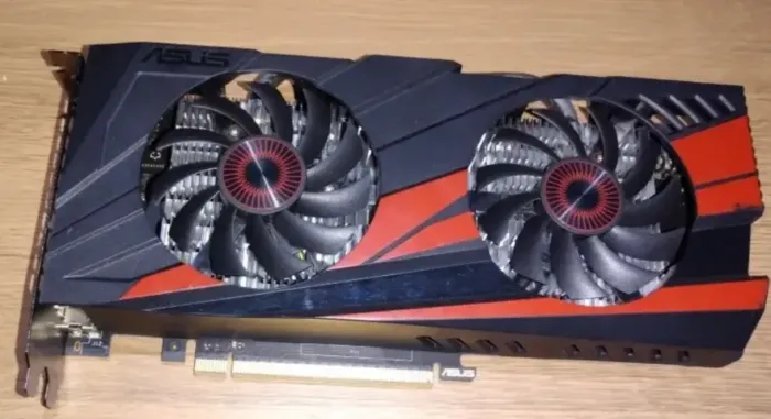 Placa de video Asus gtx 960 2gb + XFX RX 580 8gb(DEFEITO - as vezes da video)