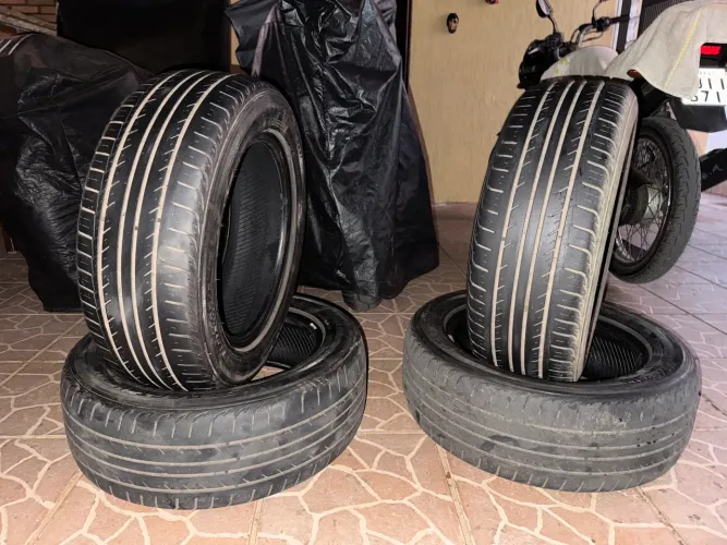 Pneus  usados 195/60/15 
