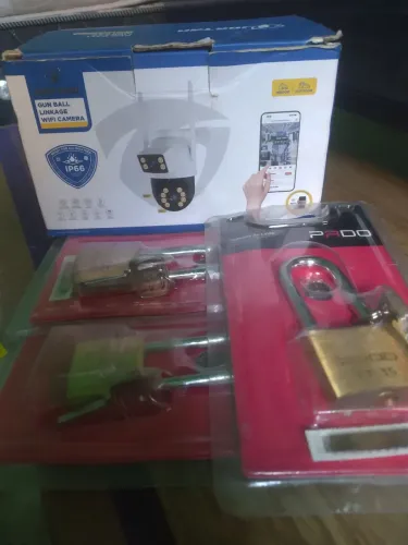 ? **Câmera de filmagem nova na caixa + 4 cadeados novos**