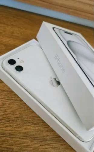 iPhone 11 Branco - Excelente Estado de Conservação