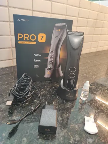 Máquina de tosa Propetz Pro7 preta + 3 lâminas + kit de adaptadores