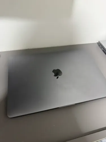 Macbook Pro M2