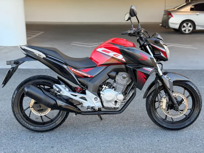CB Twister 250 2020 em ótimo estado !! Abaixo da fipe!!