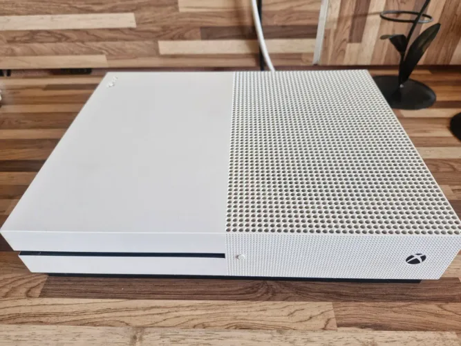 Xbox One S - Não liga