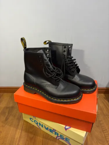 Coturno Dr. Martens 1460 Smooth Black - N36