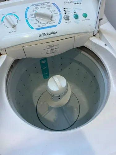 Máquina de Lavar Electrolux 12 kg - Para conserto ou retirada de peças