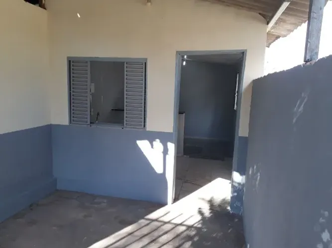 Aluga-se Kit  , 01 Quarto , próximo UPA Núcleo Bandeirante , condomínio fechado .