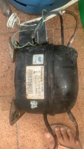 Vendo compressor de geladeira