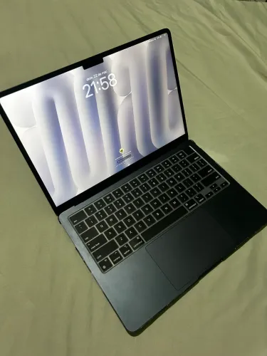 MacBook Air m2 16GB 