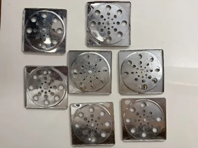 Ralos metálicos quadrados - usados, em ótimo estado, tenho 7un. vendo tudo por R$50,00
