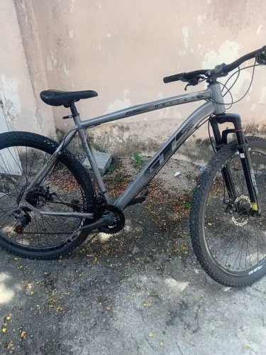 Bicicleta masculina aro 29