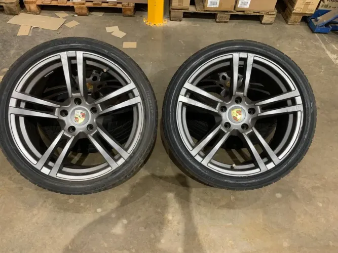 Roda Original Porsche Aro 20 + Pneu Delinte Thunder D7 275/35 ZR20