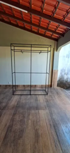 Venda de 2 araras para loja ou closet R$600,00 cada