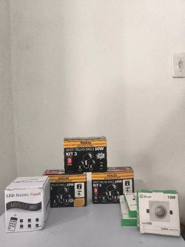 Kit sport trilhos SMD 10w mais três sport led e um painel de led letreiro 