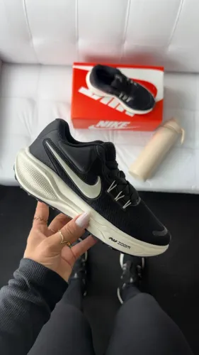 Tenis Nike zoom revolution Preto off 