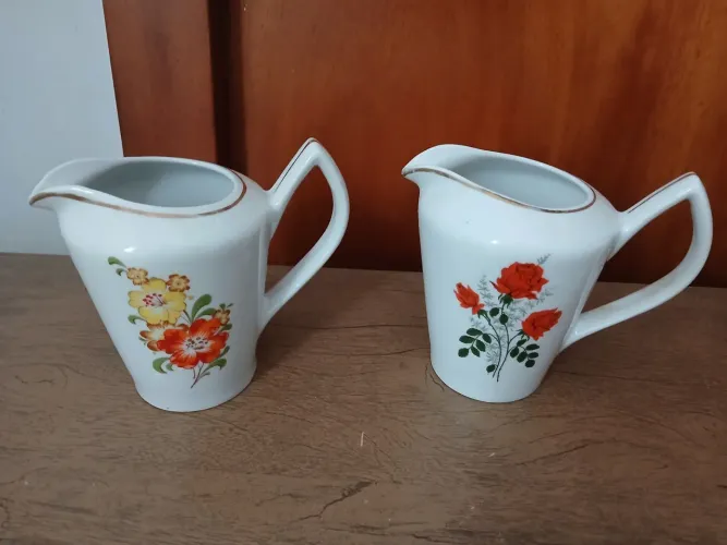 Louças pozzani jarrinha em ótimo estado !!
