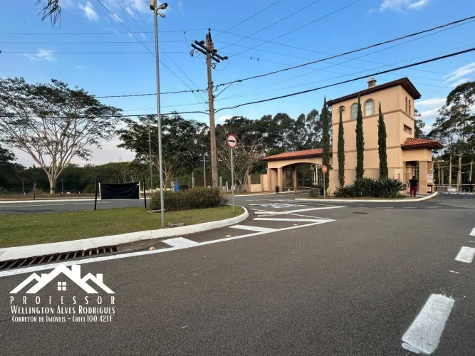 Terreno À Venda no Condomínio Portal de São Clemente em Limeira-SP