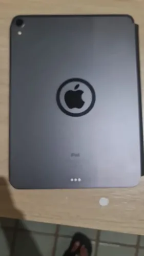 iPad Pro 11 Polegadas 256GB (Acompanha Teclado com Trackpad e Caneta)