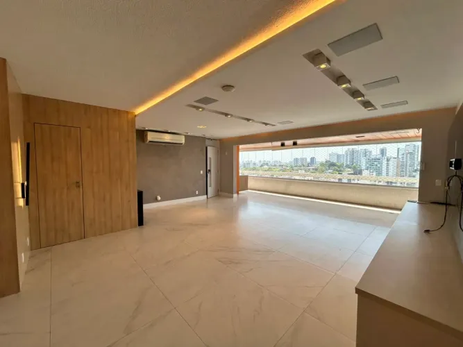 Apartamento Edifício Saint Romain 4 suítes semimobiliado andar alto 3 vagas de garagem
