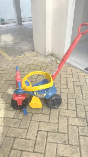 Vendo motoca triciclo patrulha canina muito conservada usada poucas vezes