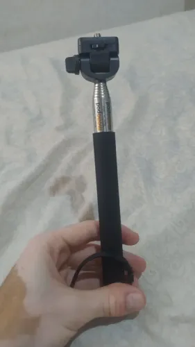 Bastão de Selfie Monopod Z07-1 com Controle Bluetooth (Novo / Desapego)