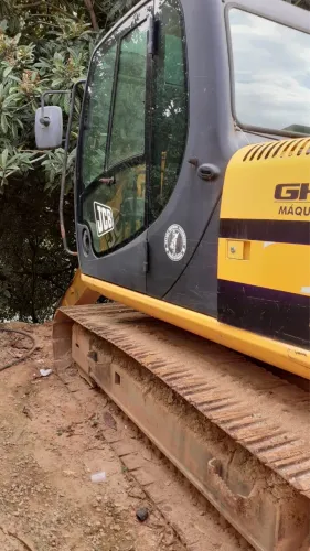 Escavadeira Jcb vc
