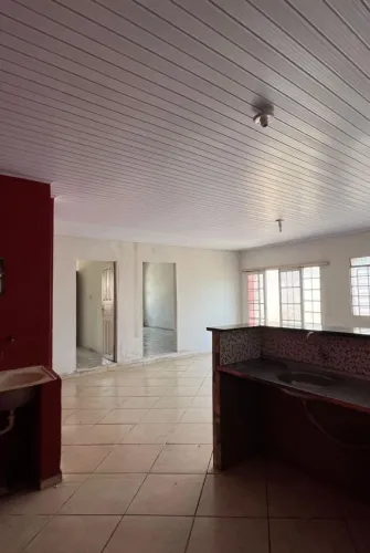 Casa CPA e 4 kitnets 