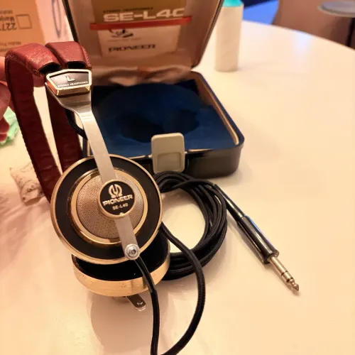 Fone De Ouvido Vintage Pioneer SE-L40 Com Estojo Original - Raro / Colecionador