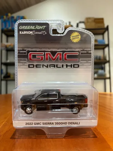 Miniatura camionete GMC Sierra 3500 1/64