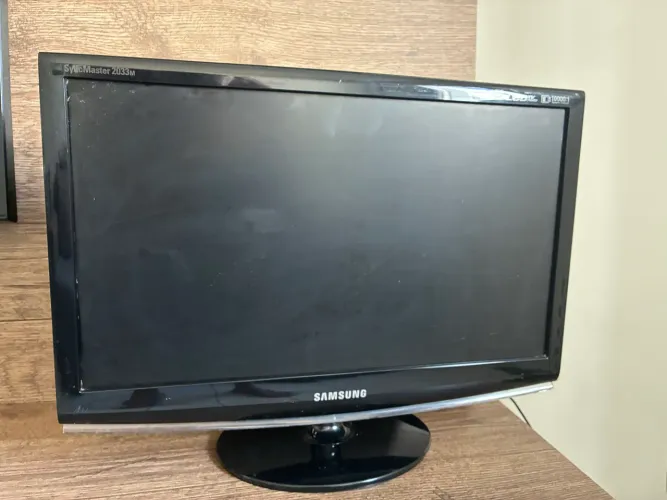 Monitor Samsung Essential S3 20" FHD