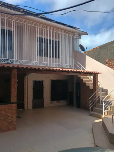 ALUGO Casa com 3 PAVIMENTOS e área total 378m² - Rua do Utinga, nº 142 - Souza
