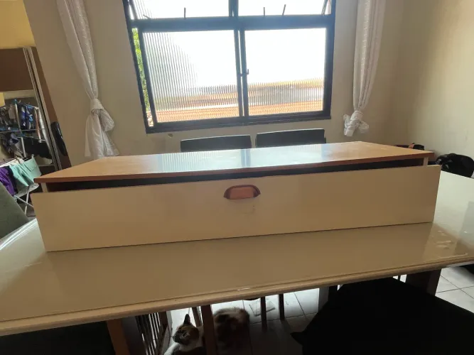 Vendo mesinha suspensa 