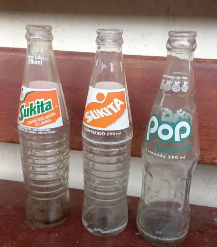 Lote 03 garrafas refrigerante por R$12,00 Pop sukita antiguidade antigo enfeite decoração