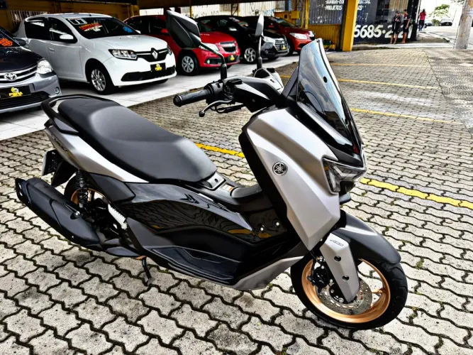 YAMAHA NMAX CONNECTED 160 ABS 2025
