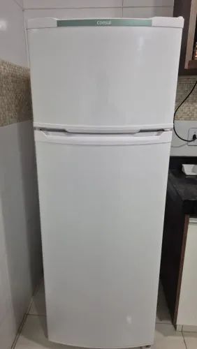 Geladeira Consul CRD37 Duplex 334L 220V - Excelente estado