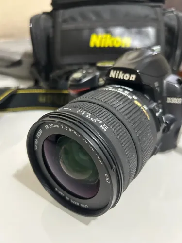 Nikon D3000