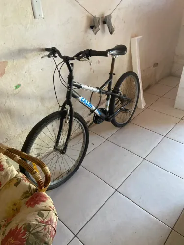 Vendo bike aro 26 marcha está mais ou menos